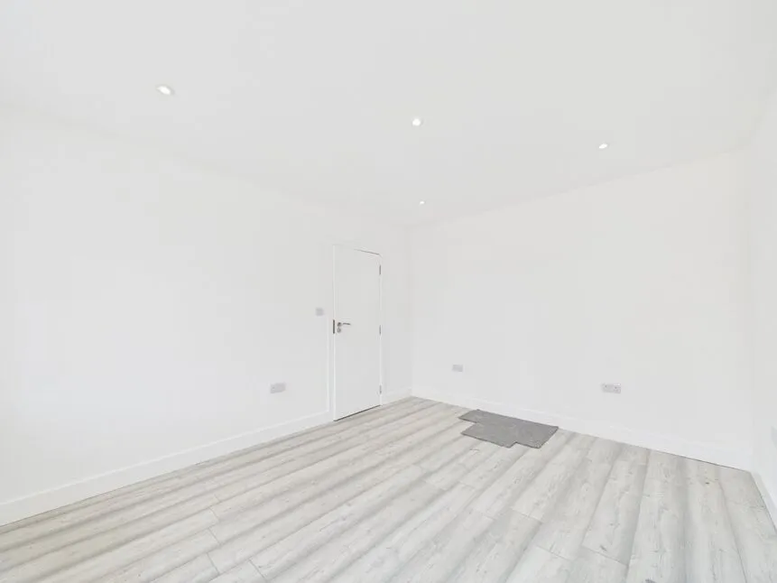 Stoke Road, Rainham, RM13, photo 7