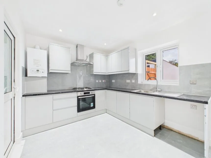 Stoke Road, Rainham, RM13, photo 3