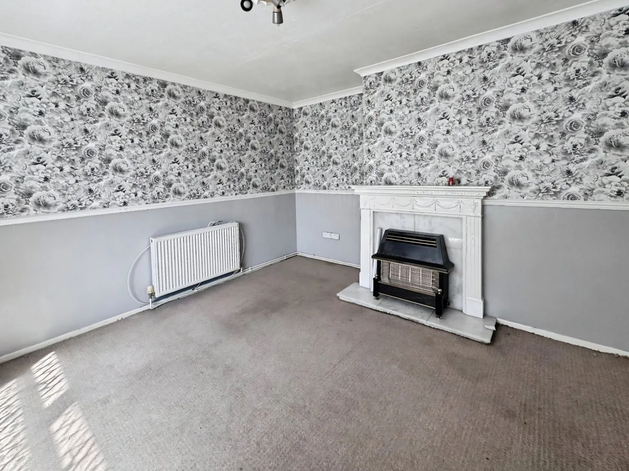 Foldings Parade, Scholes, BD19, photo 2