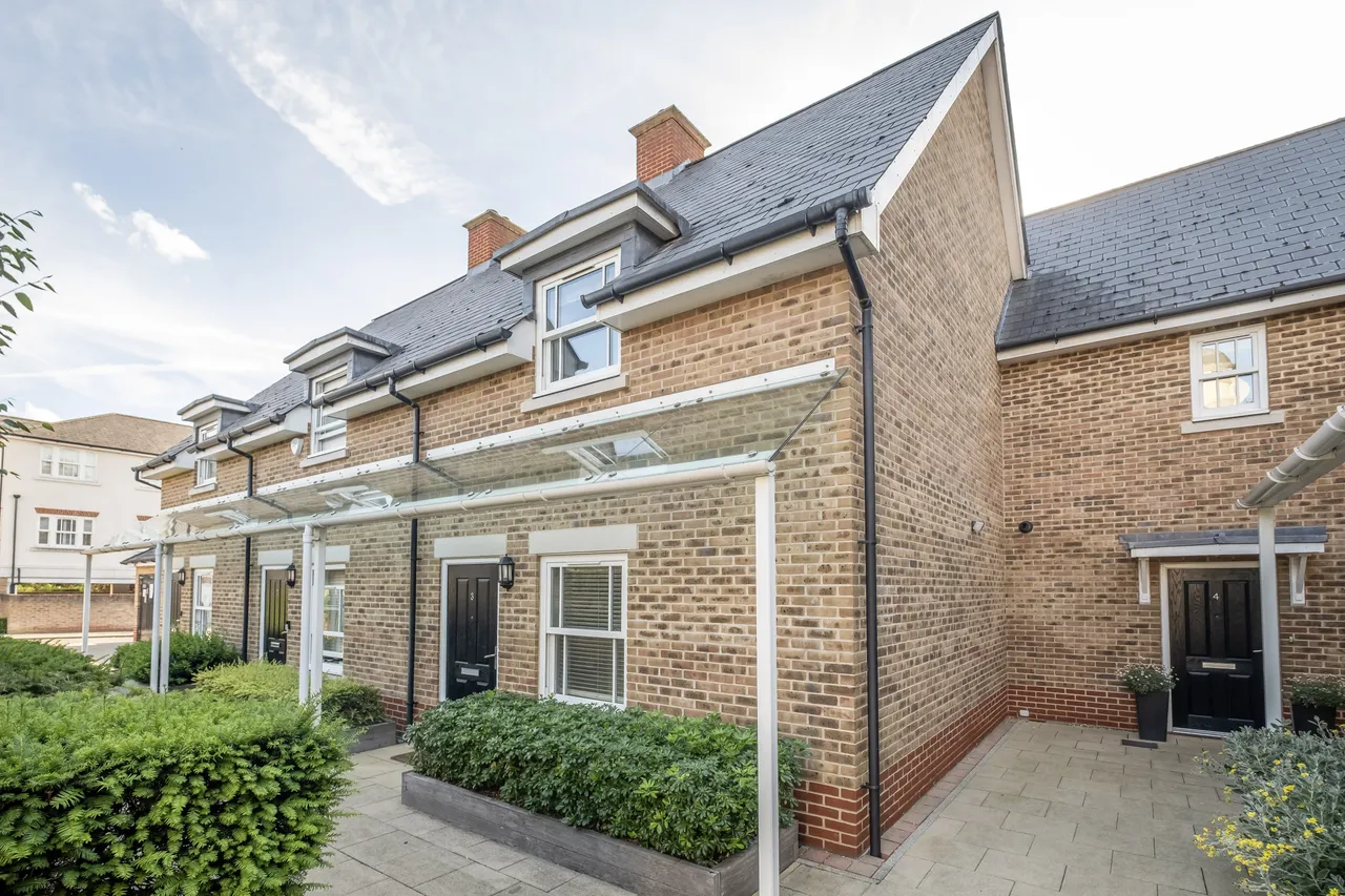 3 bed house for sale — Falmouth Walk, London, SW15