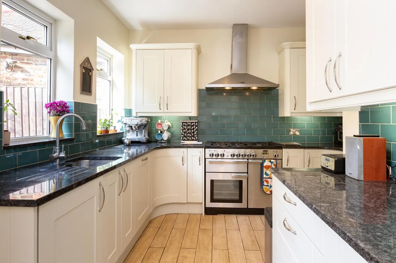 Landra Gardens, Winchmore Hill, London, N21, photo 10