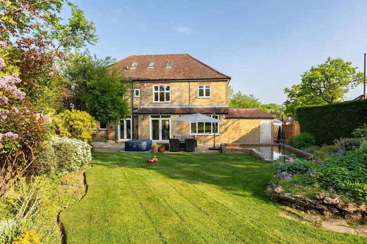 Landra Gardens, Winchmore Hill, London, N21, photo 2