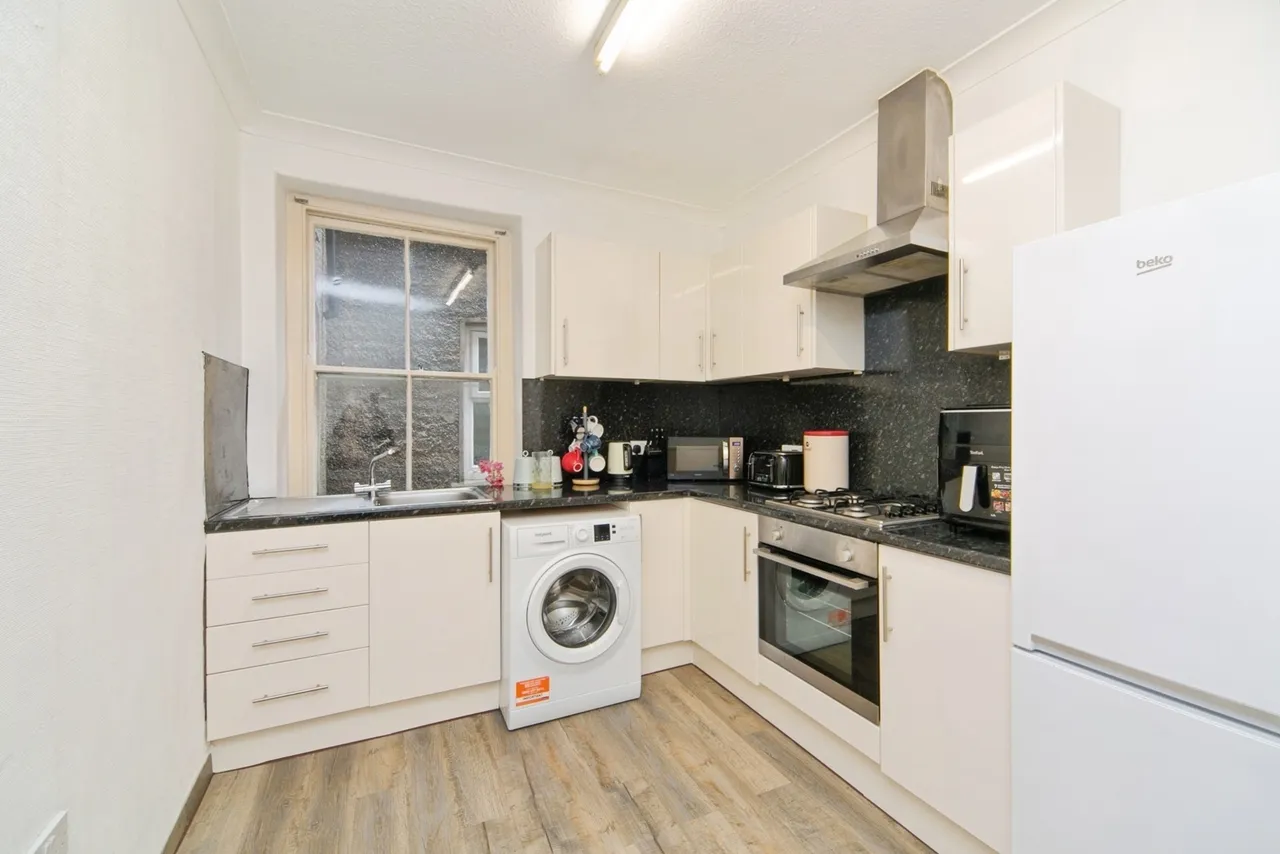 Abergele Road, Old Colwyn, LL29, photo 3