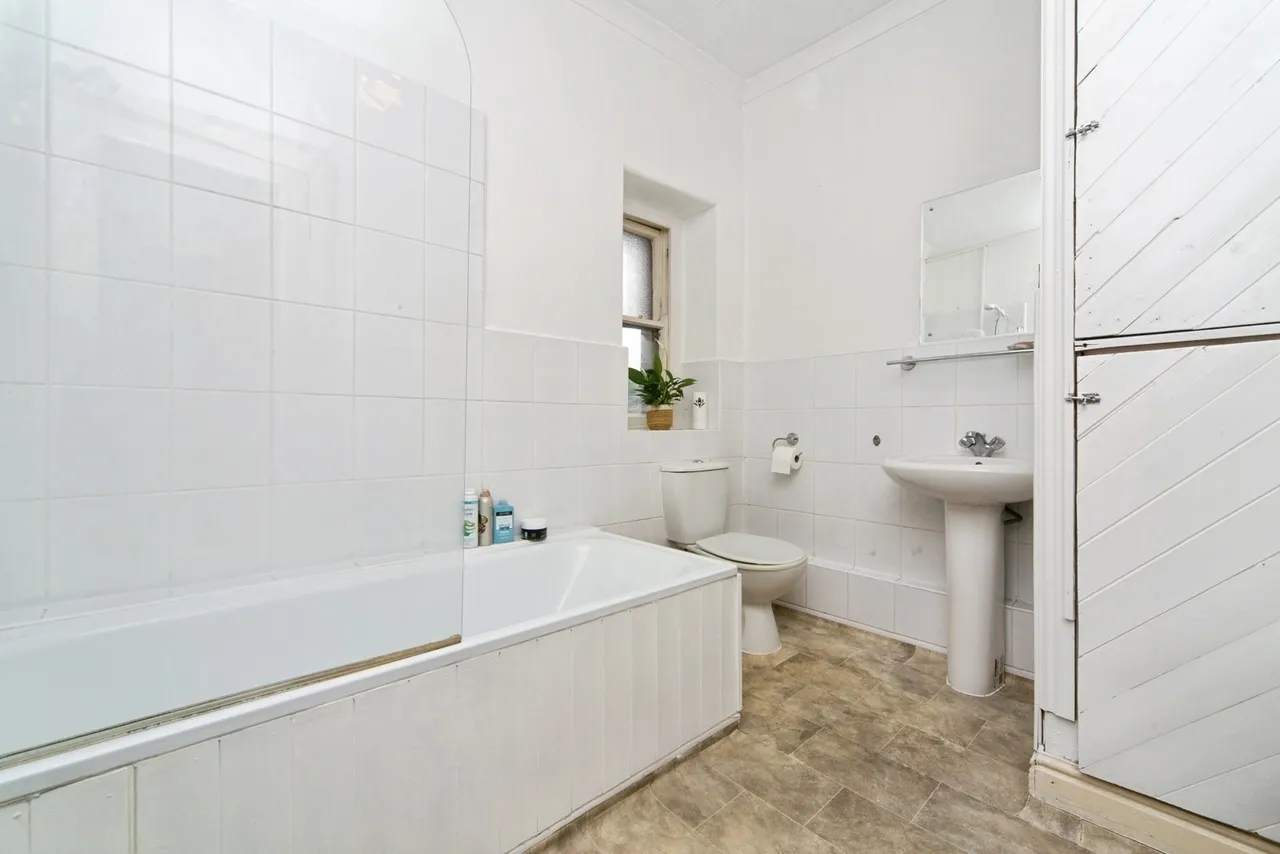 Abergele Road, Old Colwyn, LL29, photo 8
