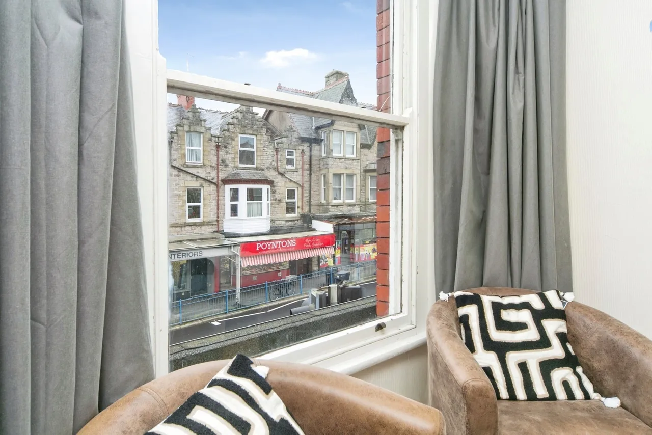 Abergele Road, Old Colwyn, LL29, photo 9