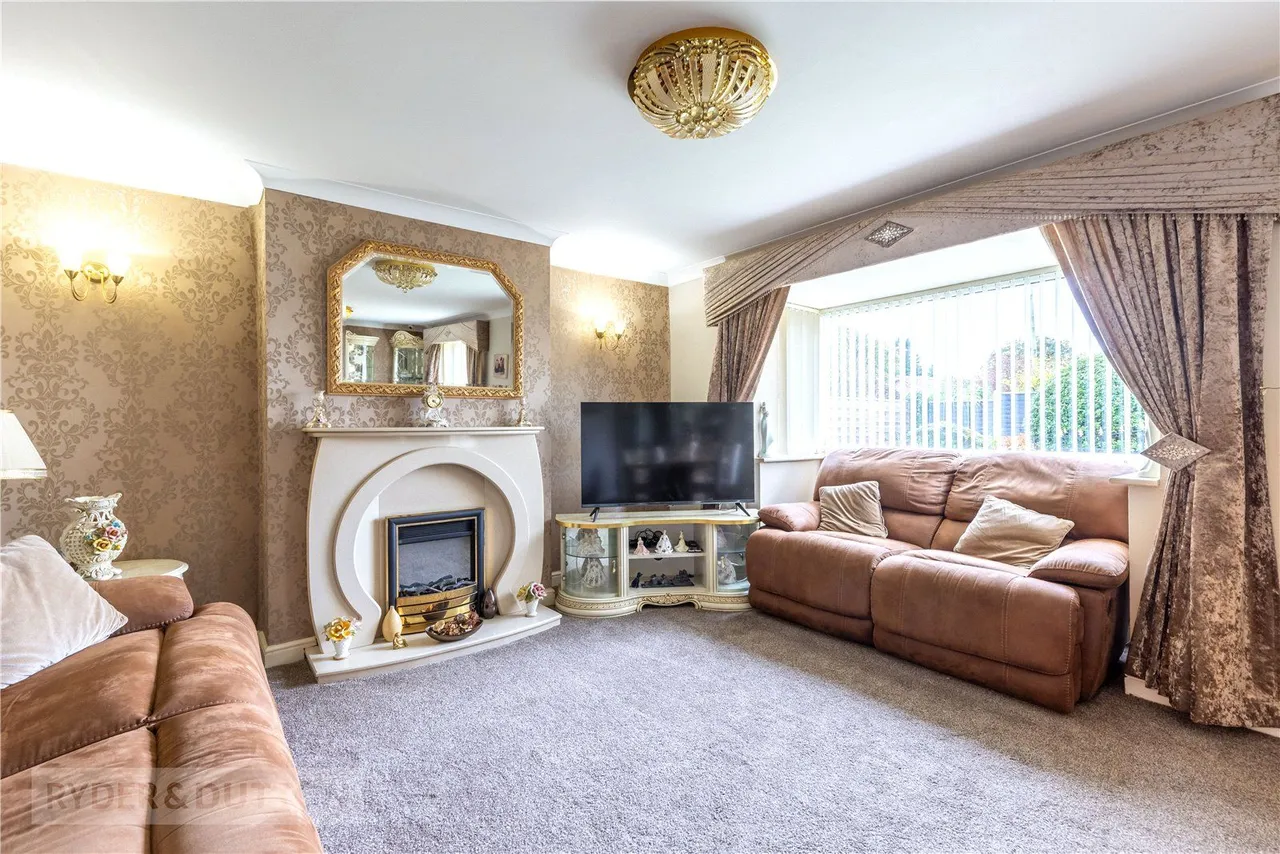 Carruthers Close, Heywood, OL10, photo 2