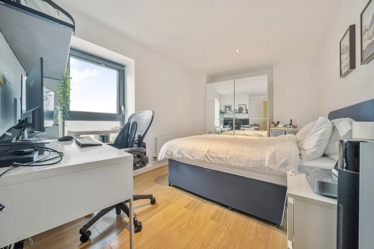 Surrey Quays Road, London, SE16, photo 10