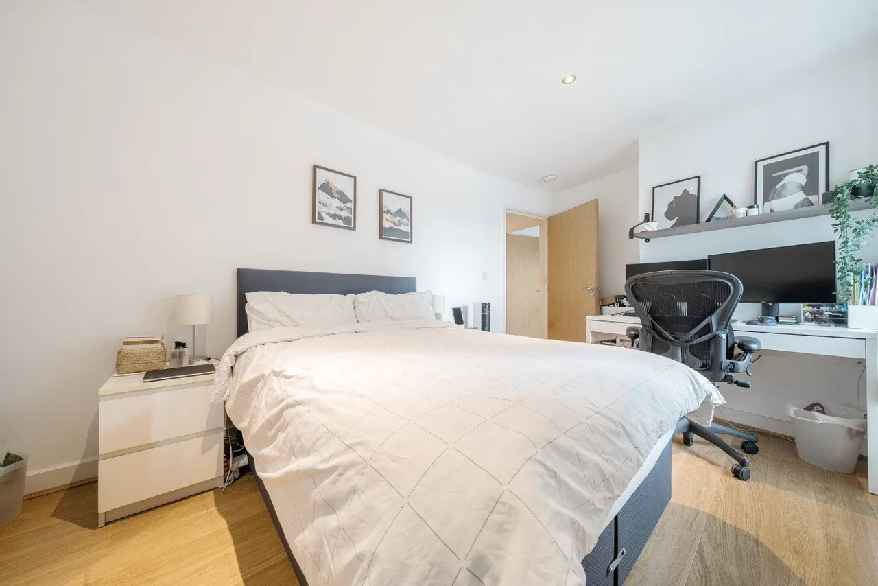 Surrey Quays Road, London, SE16, photo 9