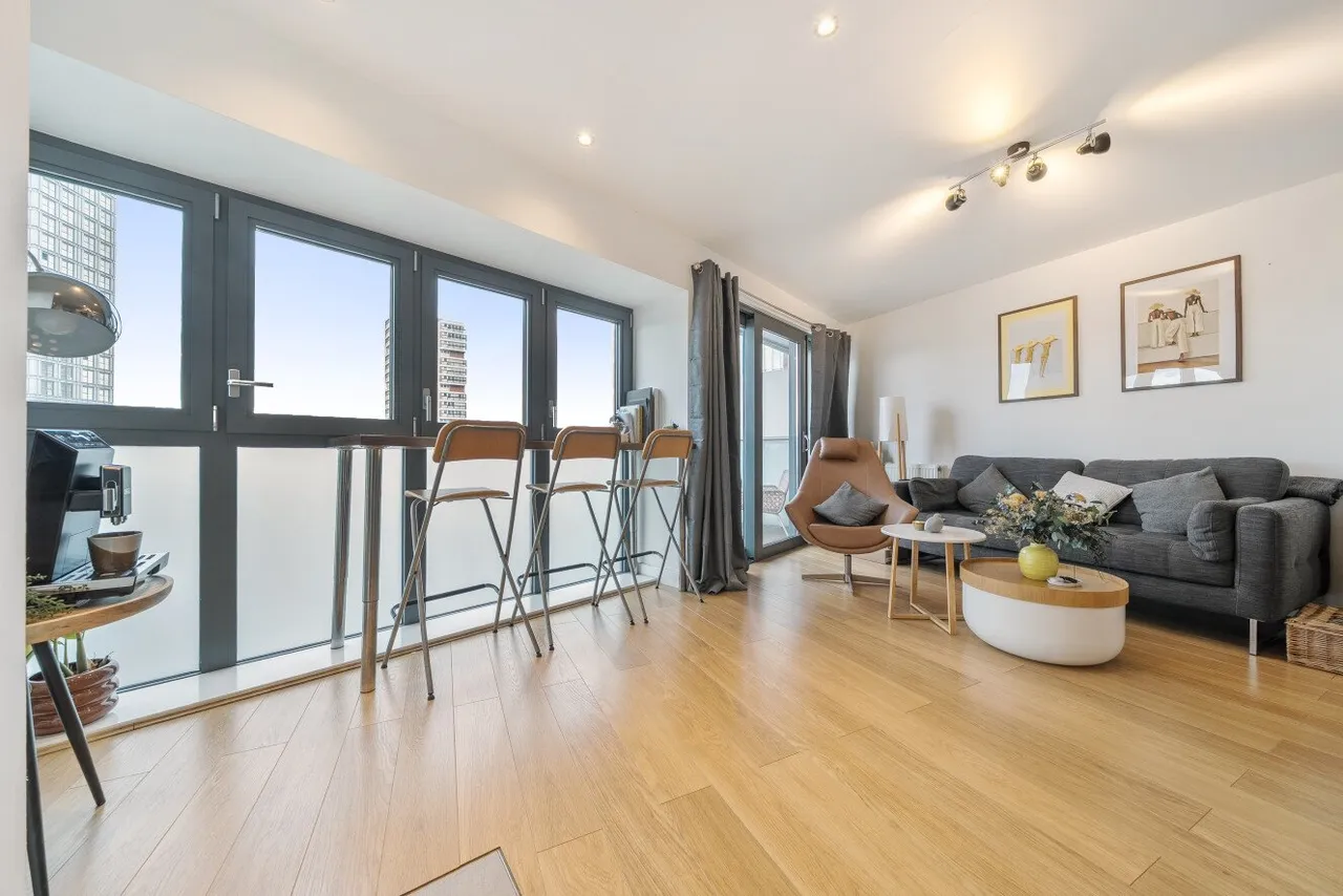 Surrey Quays Road, London, SE16, photo 7