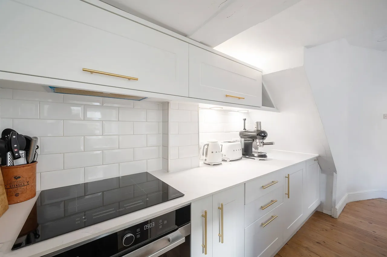 Latchmere Road, Battersea, SW11, photo 2