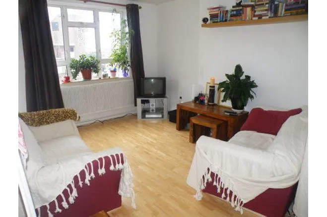 3 bed flat for sale, Patmore Estate, London, SW8