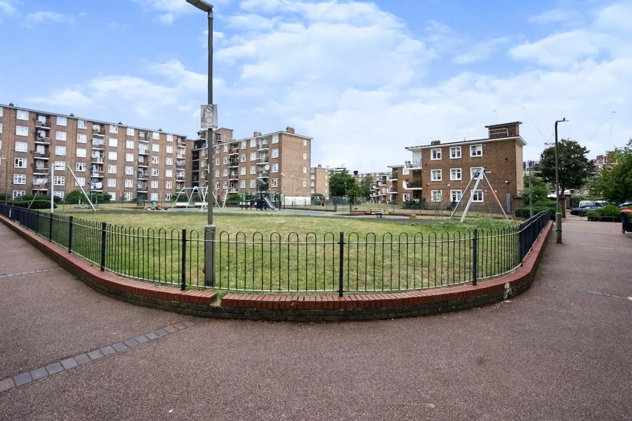 Patmore Estate, London, SW8, photo 13