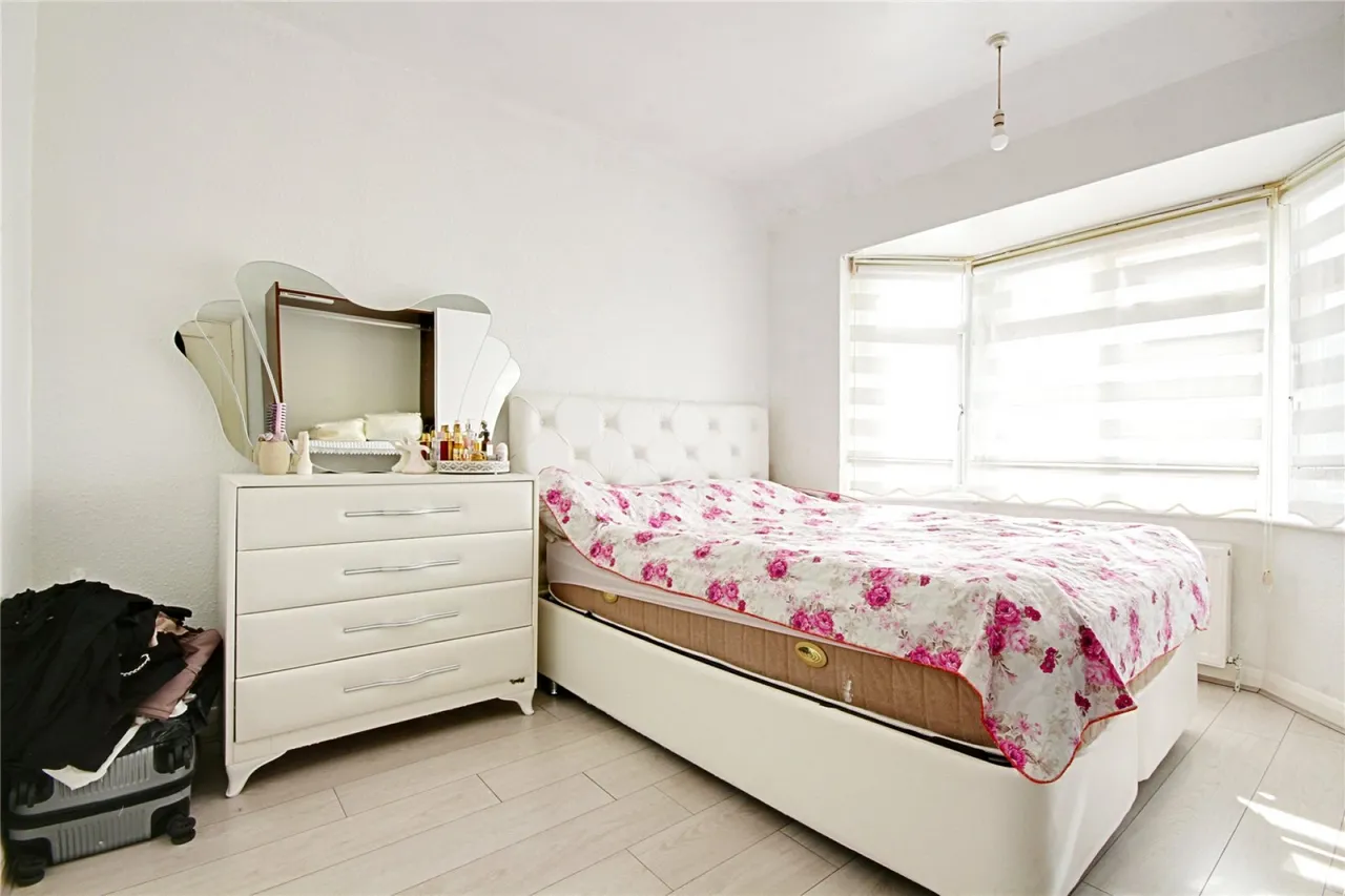 Carterhatch Road, Enfield, photo 8
