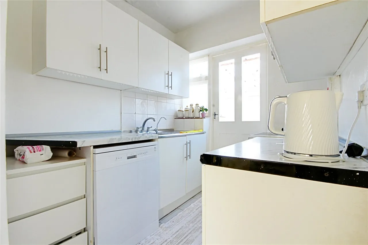 Carterhatch Road, Enfield, photo 4