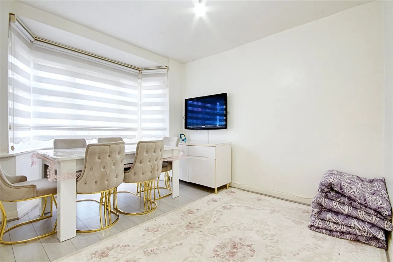Carterhatch Road, Enfield, photo 6