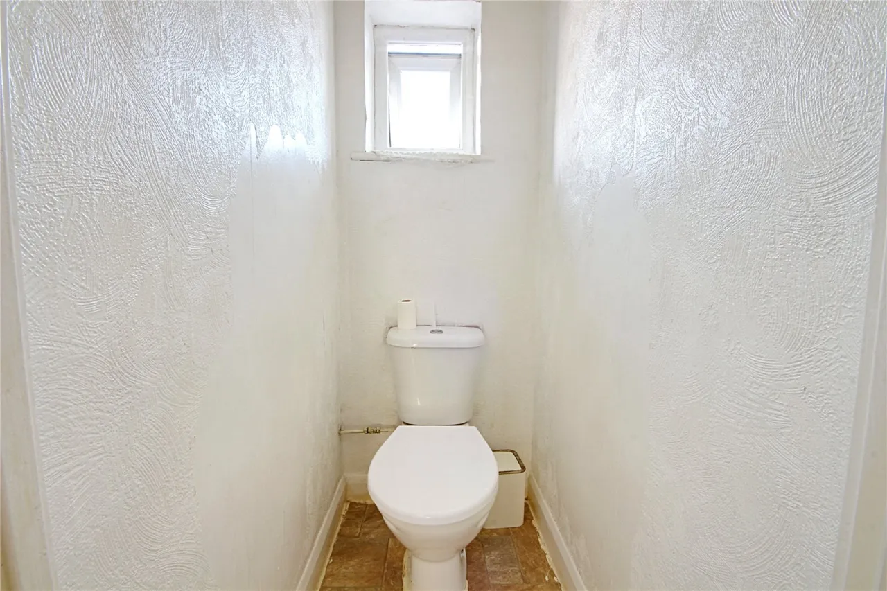 Carterhatch Road, Enfield, photo 13