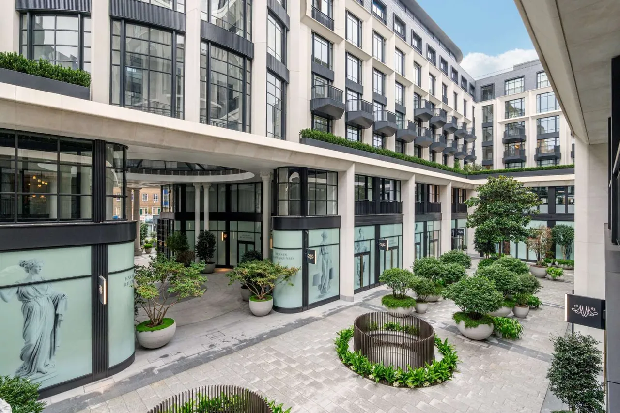 Queensway, London, W2, photo 19