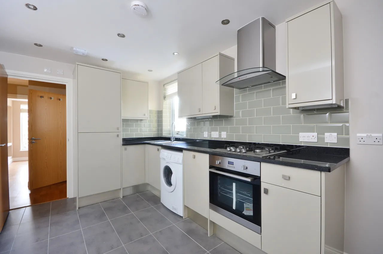 2 bed flat to rent — Flat 14 Investment House, 2a Choumert Road, London