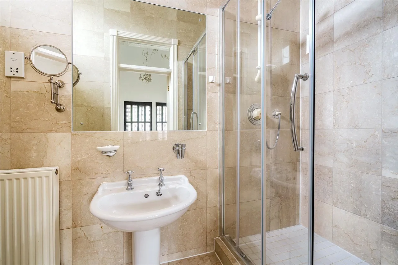 Ellesmere Place, Walton-on-Thames, KT12, photo 13