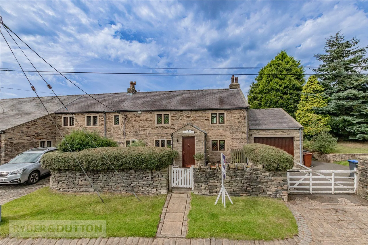 3 bed house for sale, Lane Head Road, Lees, OL4