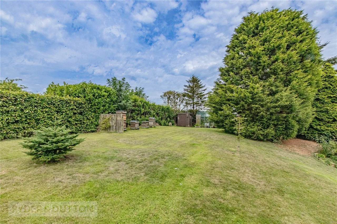 Lane Head Road, Lees, OL4, photo 36
