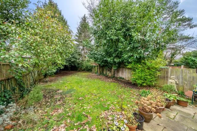 Greenfield Gardens, London, NW2, photo 10