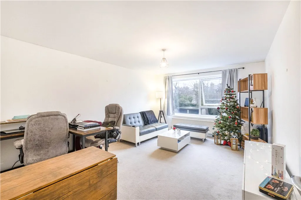 Upper Richmond Road, London, SW15, photo 3