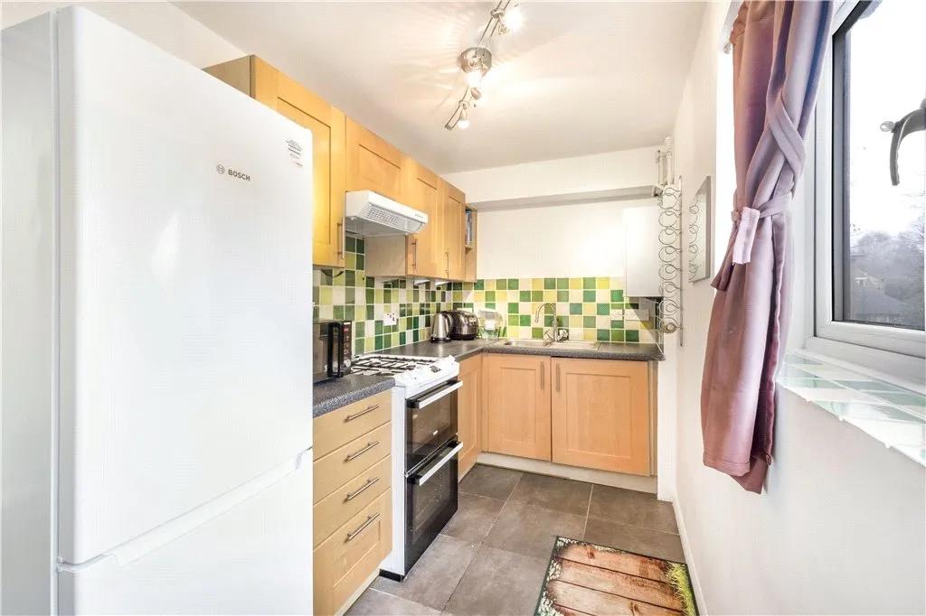 Upper Richmond Road, London, SW15, photo 6