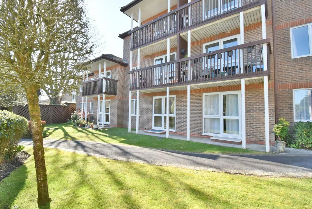 St Marys Mews, BH22, photo 14