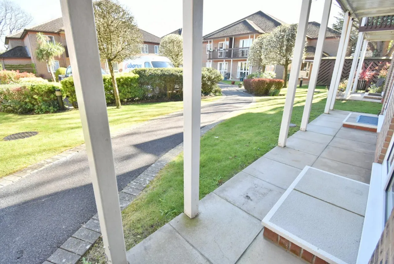 St Marys Mews, BH22, photo 3