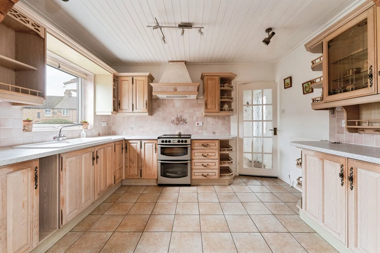 3 bed house for sale — Creek Road, March
