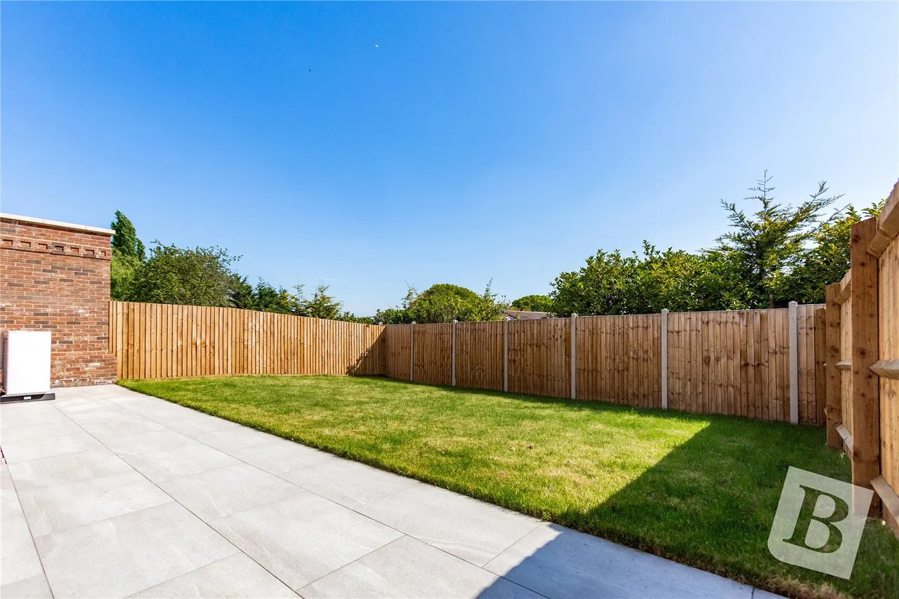 North Drive, Hutton, CM13, photo 23