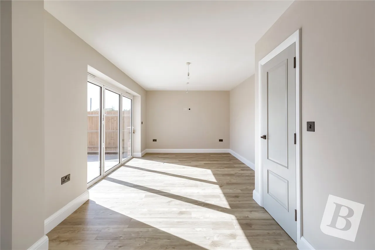 North Drive, Hutton, CM13, photo 13