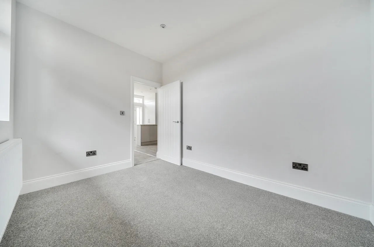 Pickford Lane, Bexleyheath, DA7, photo 5