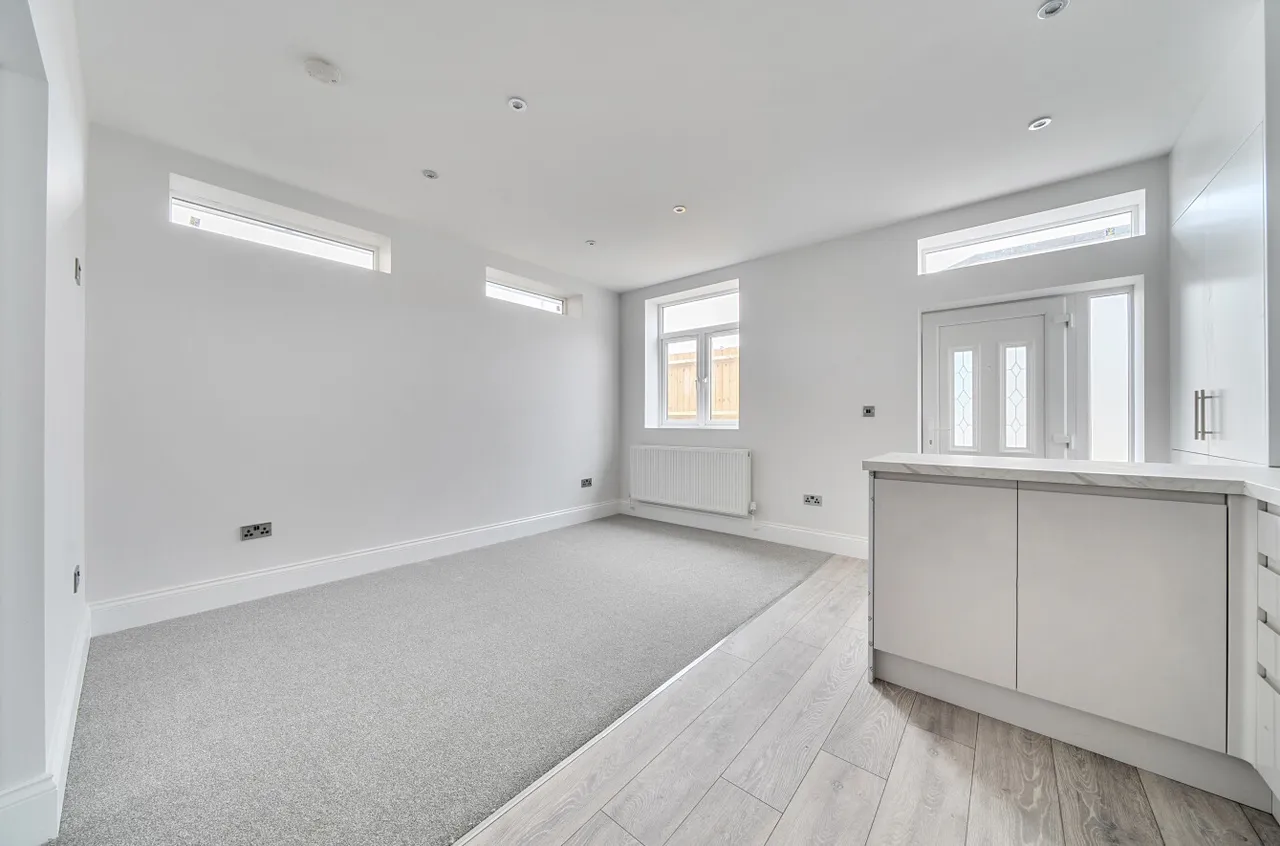 Pickford Lane, Bexleyheath, DA7, photo 12