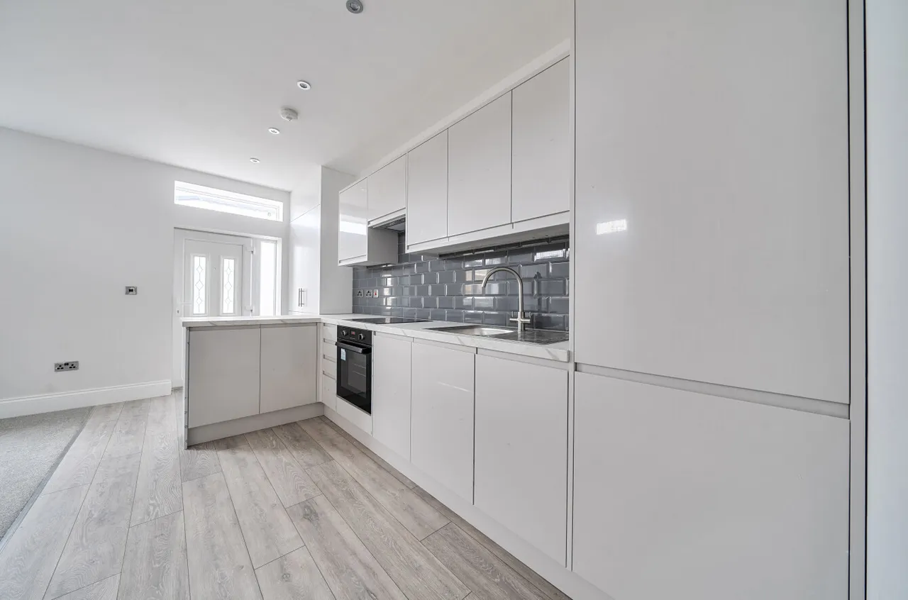Pickford Lane, Bexleyheath, DA7, photo 13