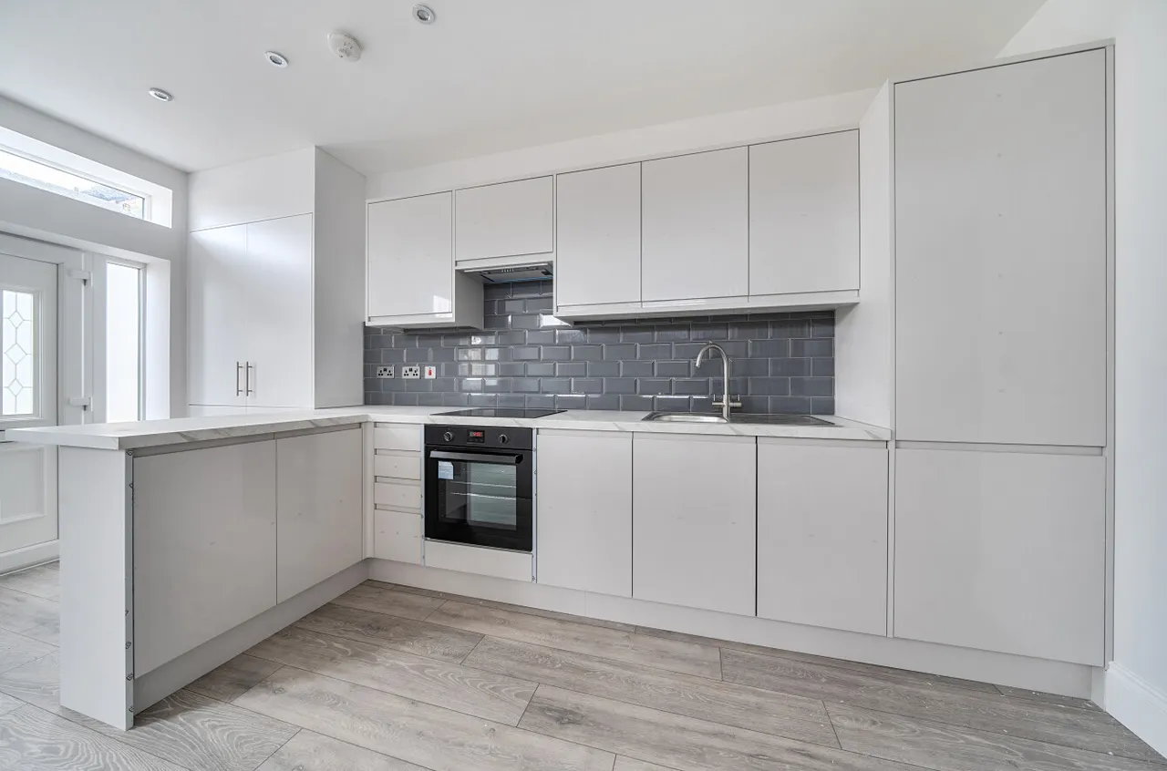 Pickford Lane, Bexleyheath, DA7, photo 2