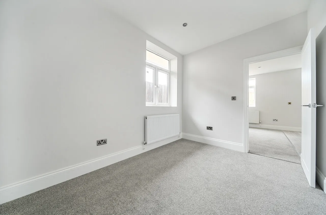 Pickford Lane, Bexleyheath, DA7, photo 4