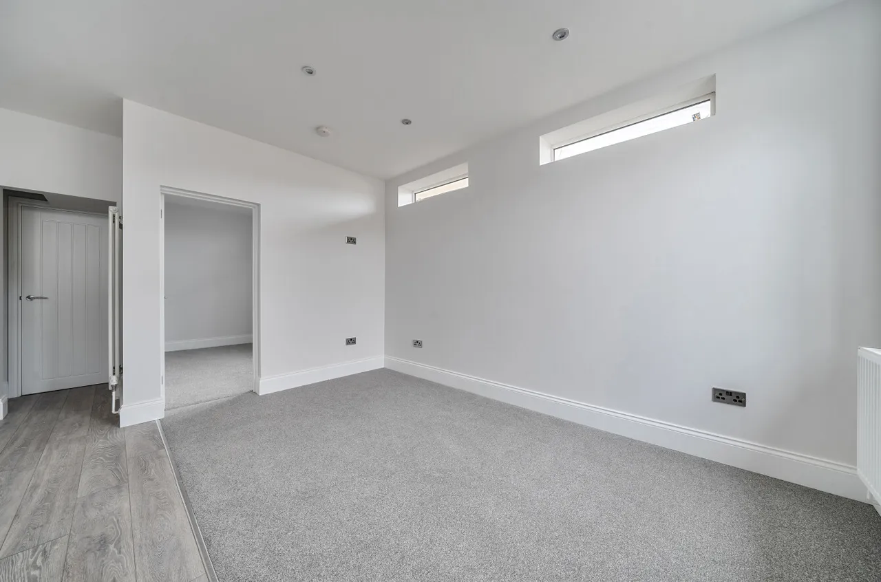 Pickford Lane, Bexleyheath, DA7, photo 10