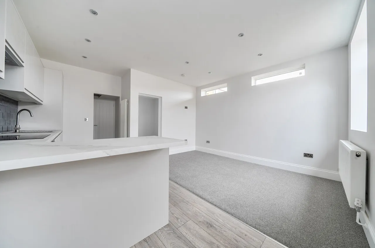 Pickford Lane, Bexleyheath, DA7, photo 11