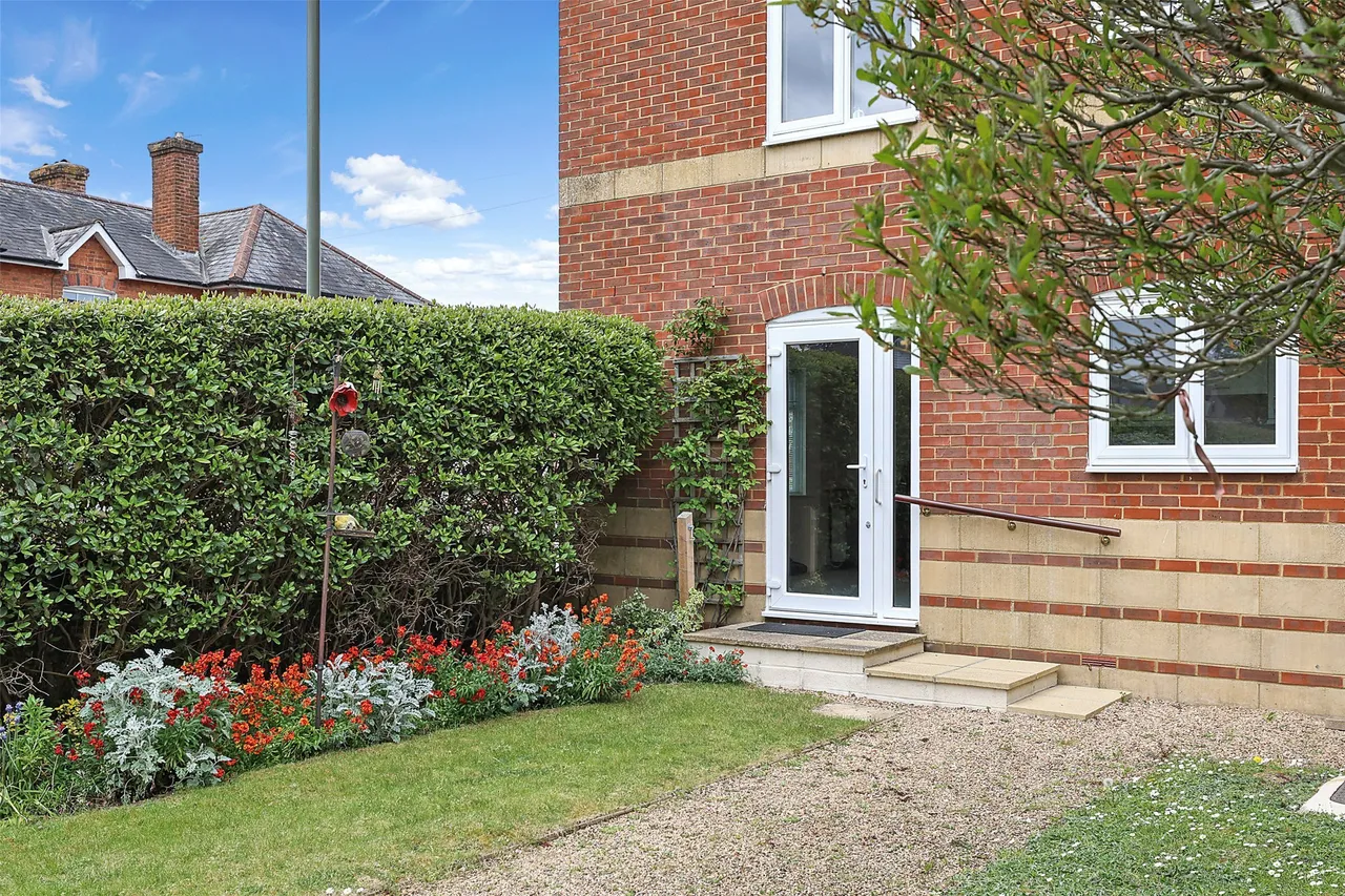 2 bed property for sale, Station Road, Dorki, RH4