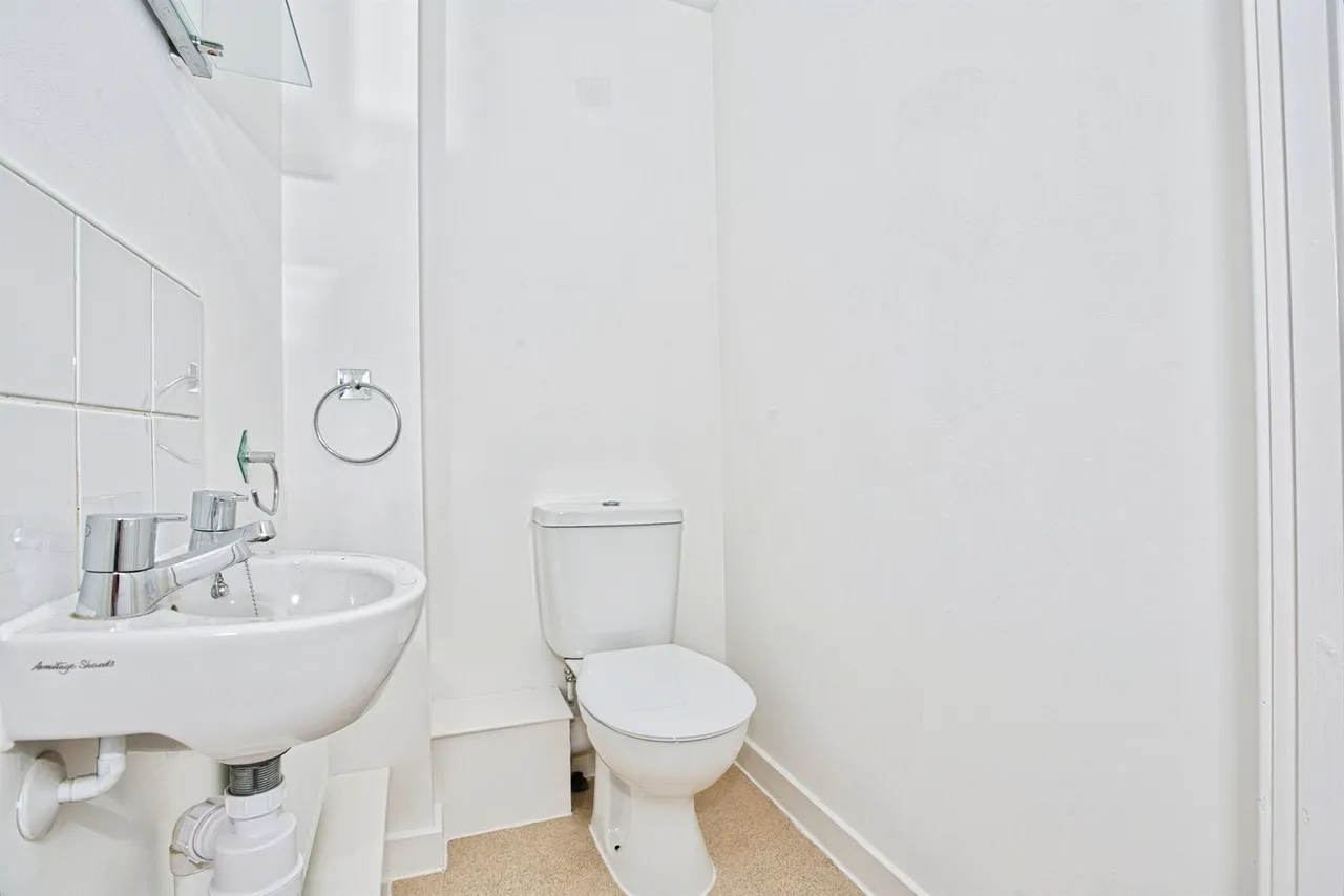 Pipit Way, Houndstone, Yeovil, photo 7