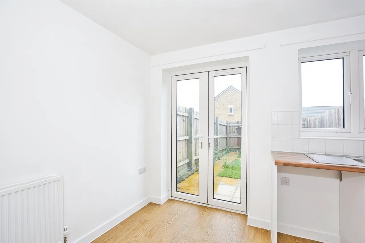 Pipit Way, Houndstone, Yeovil, photo 5