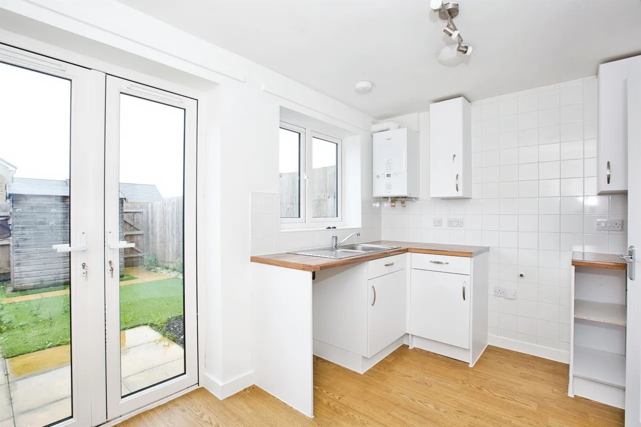 Pipit Way, Houndstone, Yeovil, photo 6