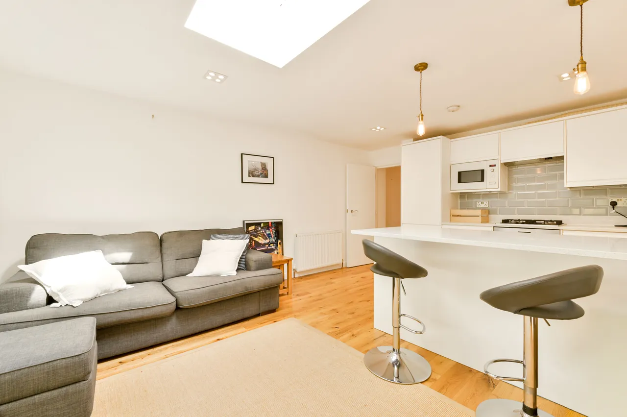 Flat G1, 12 Grange Park, London, photo 3