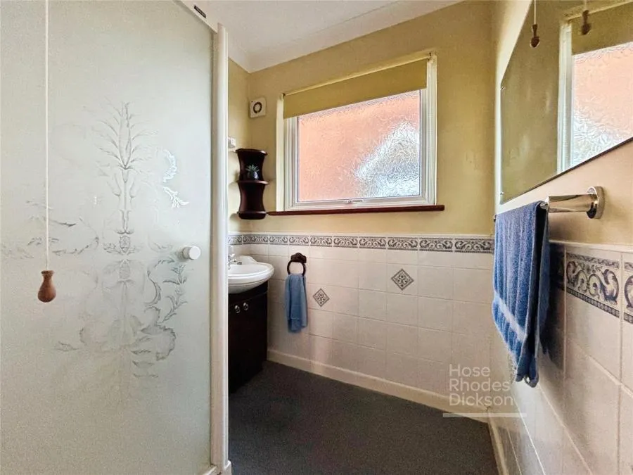 Alvington Road, Newport, PO30, photo 11