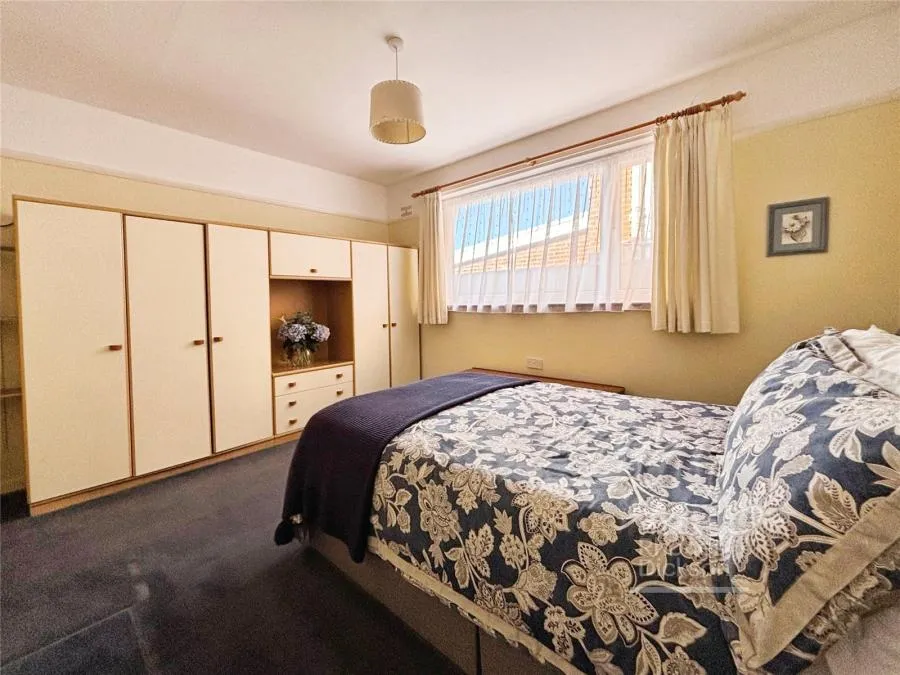 Alvington Road, Newport, PO30, photo 7