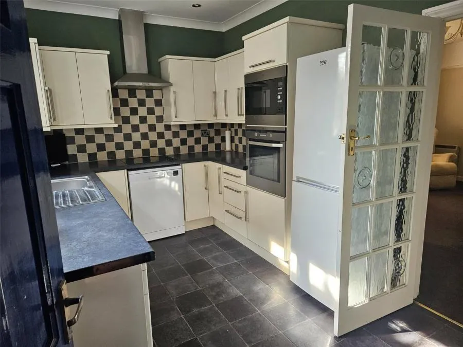 Alvington Road, Newport, PO30, photo 4