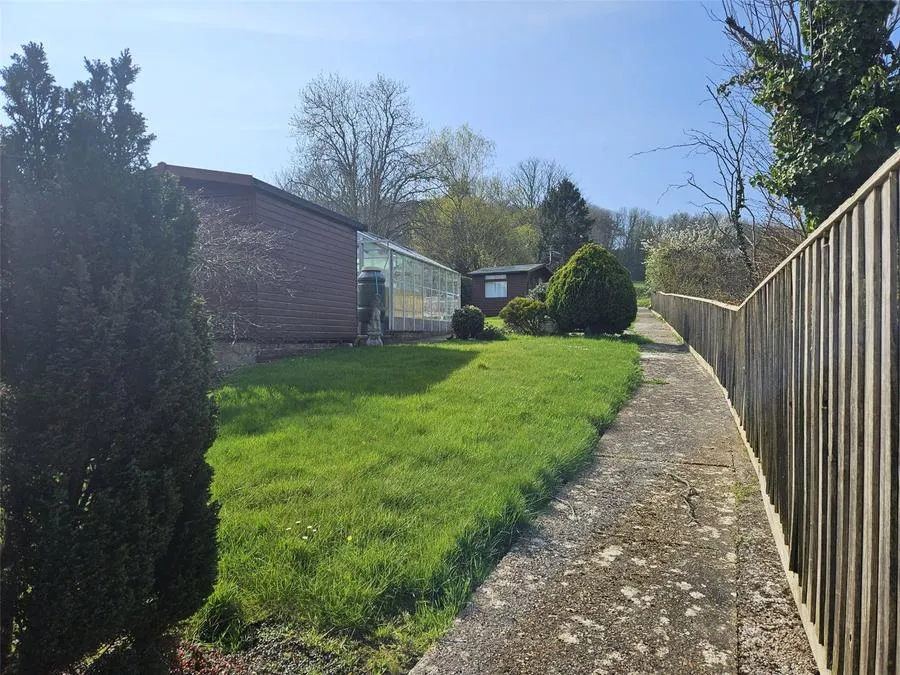Alvington Road, Newport, PO30, photo 16