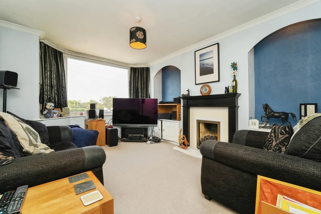 Warden Hill Road, Cheltenham, GL51, photo 2
